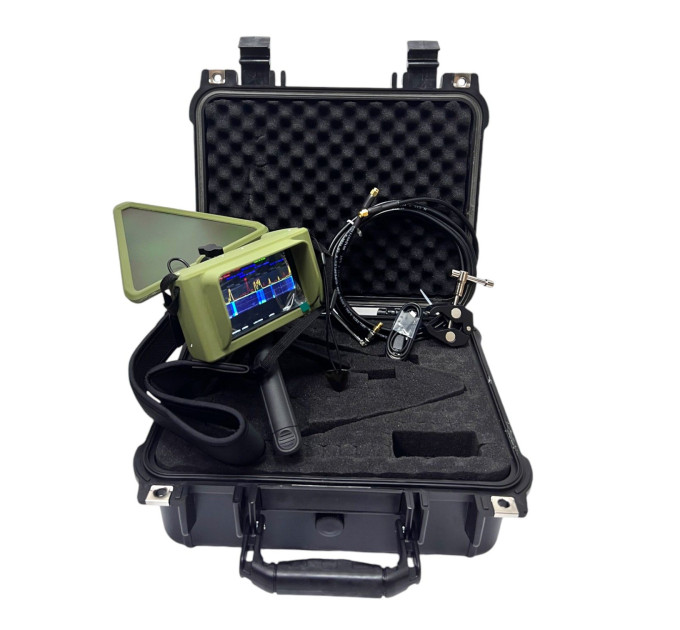 Детектор дронів на базі TinySA Ultra з кейсом та кабелем Kingsignal KSR240 (4 метра) Детектор дронів на базі TinySA Ultra з кейсом та кабелем Kingsignal KSR240 (4 метра)