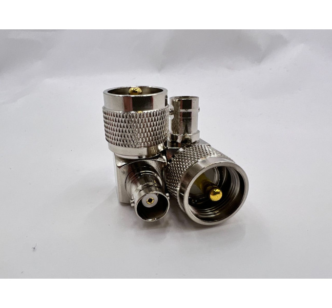 Переходник UHF-Male - BNC-Female (коннектор папа - мама) угловой Переходник UHF-Male - BNC-Female (коннектор папа - мама) угловой