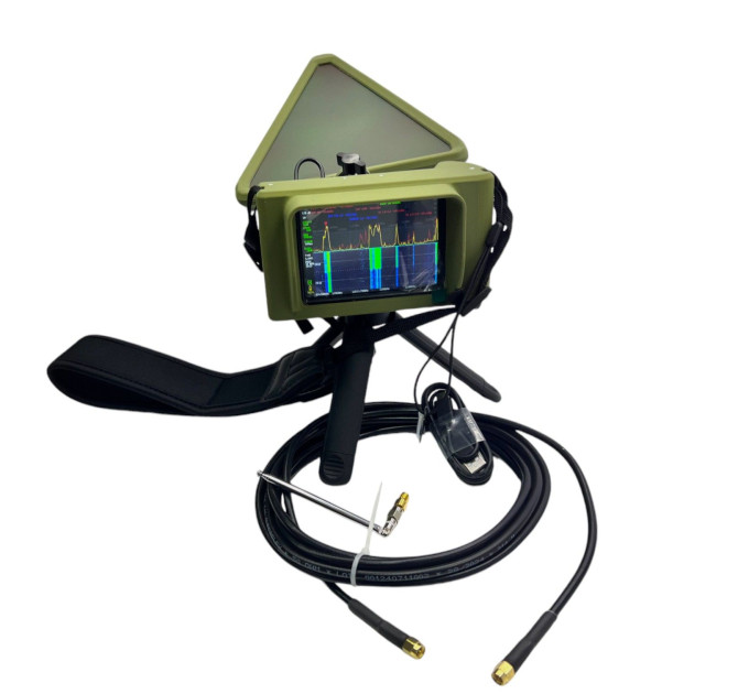 Детектор дронов на базе TinySA Ultra с кабелем Kingsignal KSR240 (4 метра) Детектор дронов на базе TinySA Ultra с кабелем Kingsignal KSR240 (4 метра)