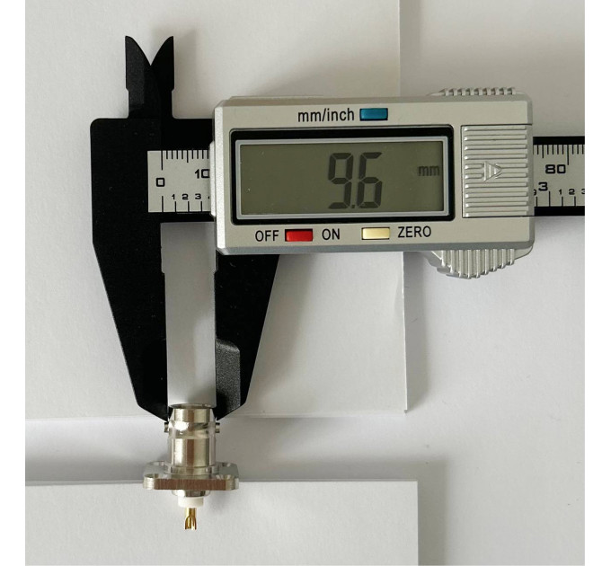 Фланцеве гніздо BNC Female flange  кріплення на 4 отвори під гвинти та пайку