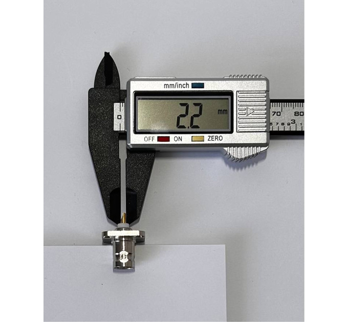 Фланцевое гнездо BNC Female flange крепления на 4 отверстия под винты и пайку