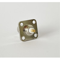 Фланцевое гнездо BNC Female flange крепления на 4 отверстия под винты и пайку
