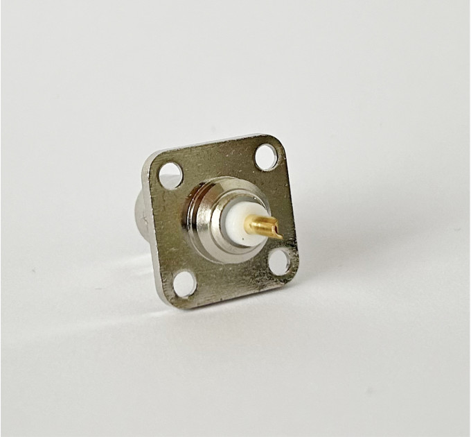 Фланцевое гнездо BNC Female flange крепления на 4 отверстия под винты и пайку