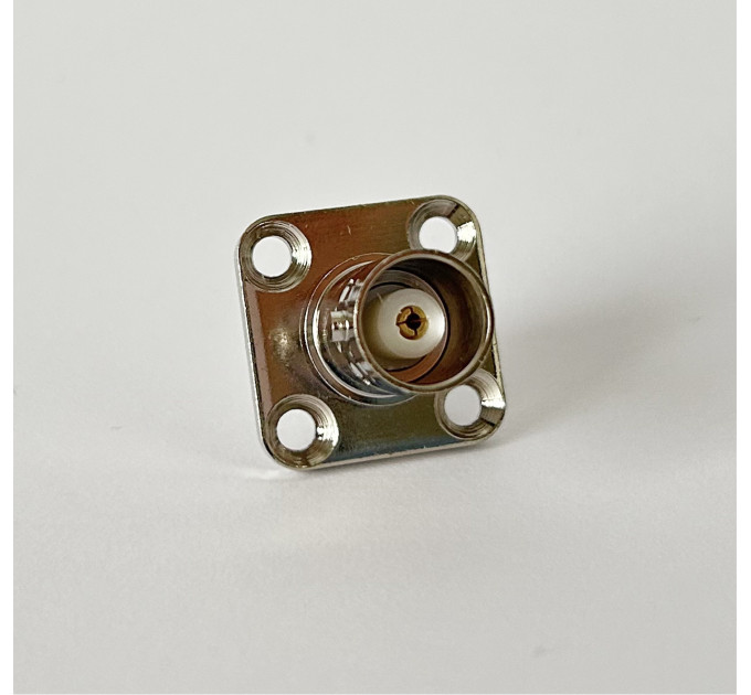 Фланцевое гнездо BNC Female flange крепления на 4 отверстия под винты и пайку