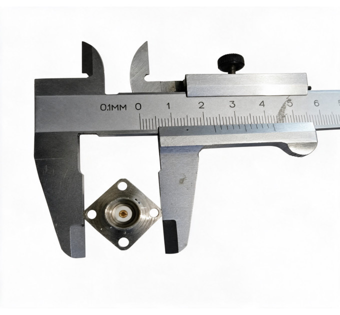 Фланцевое гнездо BNC Female flange крепления на 4 отверстия под винты и пайку