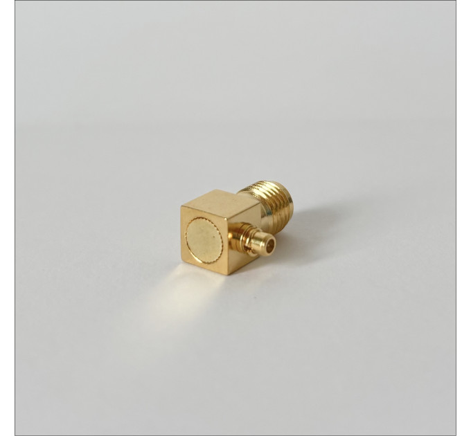 Перехідник MMCX-Male-90 - SMA-Female (конектор папа - мама) кутовий